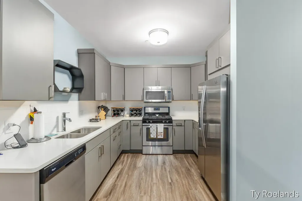 2034 Celadon Drive NE Grand Rapids Charter Township MI 49525