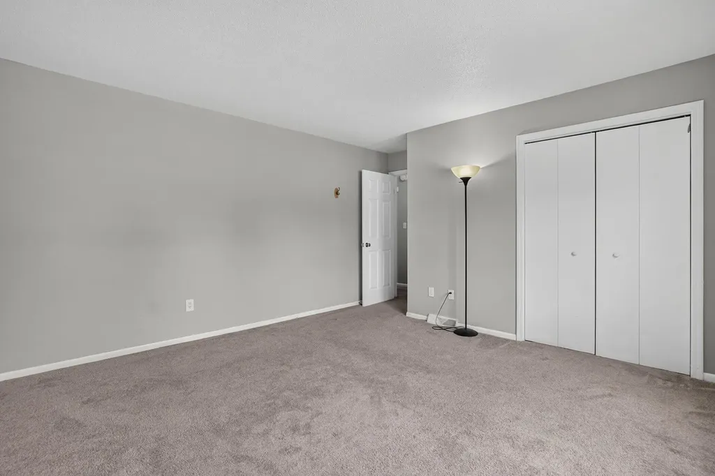 2665 Ridgecroft Drive SE Kentwood City MI 49546