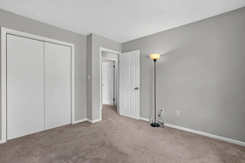2665 Ridgecroft Drive SE Kentwood City MI 49546