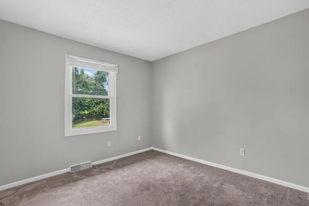 2665 Ridgecroft Drive SE Kentwood City MI 49546