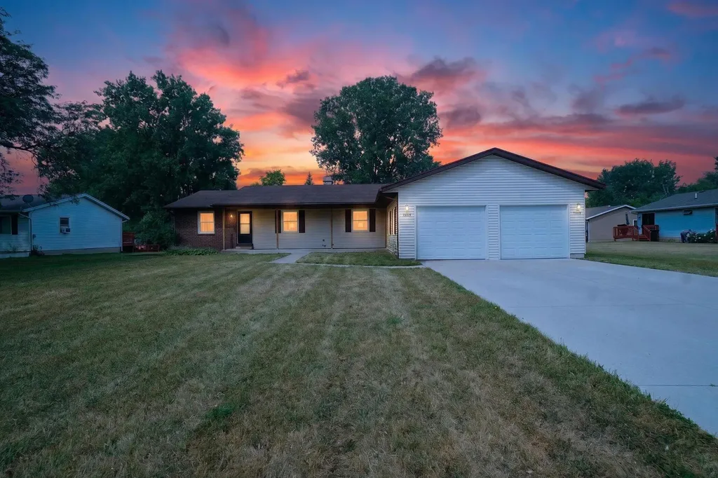 2665 Ridgecroft Drive SE Kentwood City MI 49546