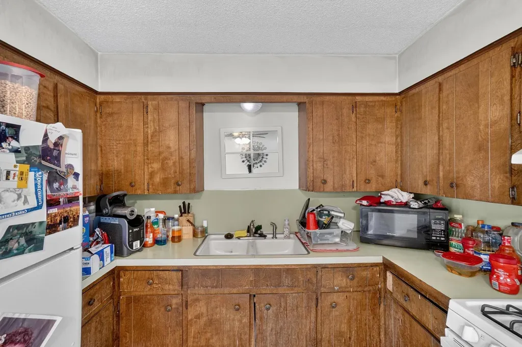 2665 Ridgecroft Drive SE Kentwood City MI 49546