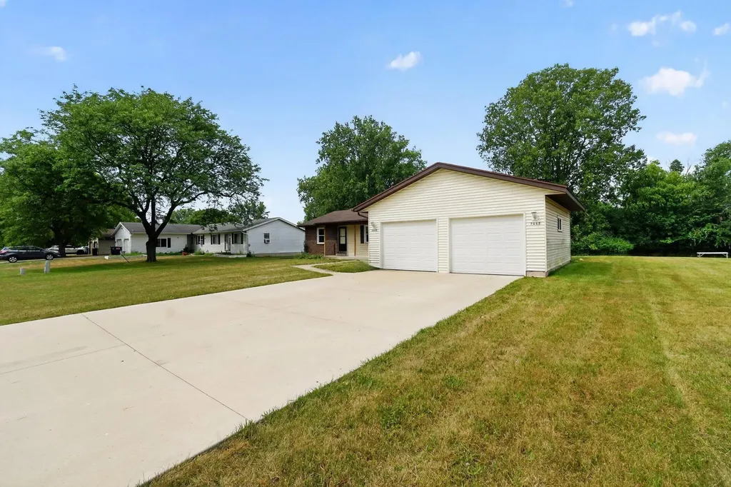 2665 Ridgecroft Drive SE Kentwood City MI 49546