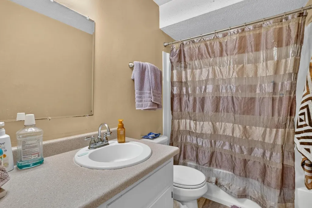 2665 Ridgecroft Drive SE Kentwood City MI 49546