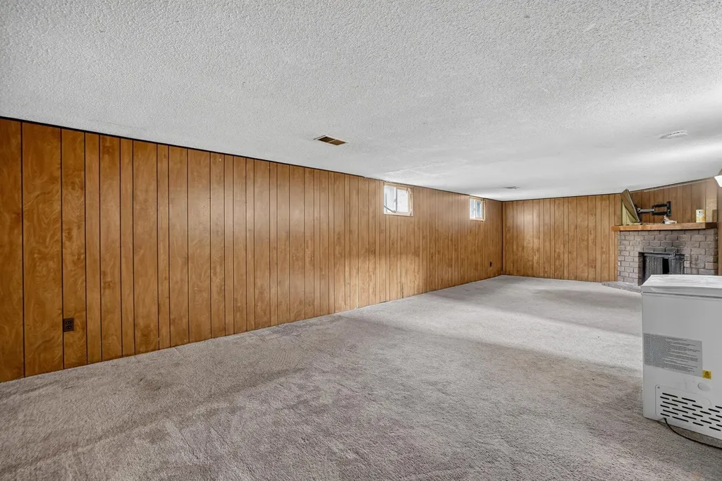 2665 Ridgecroft Drive SE Kentwood City MI 49546