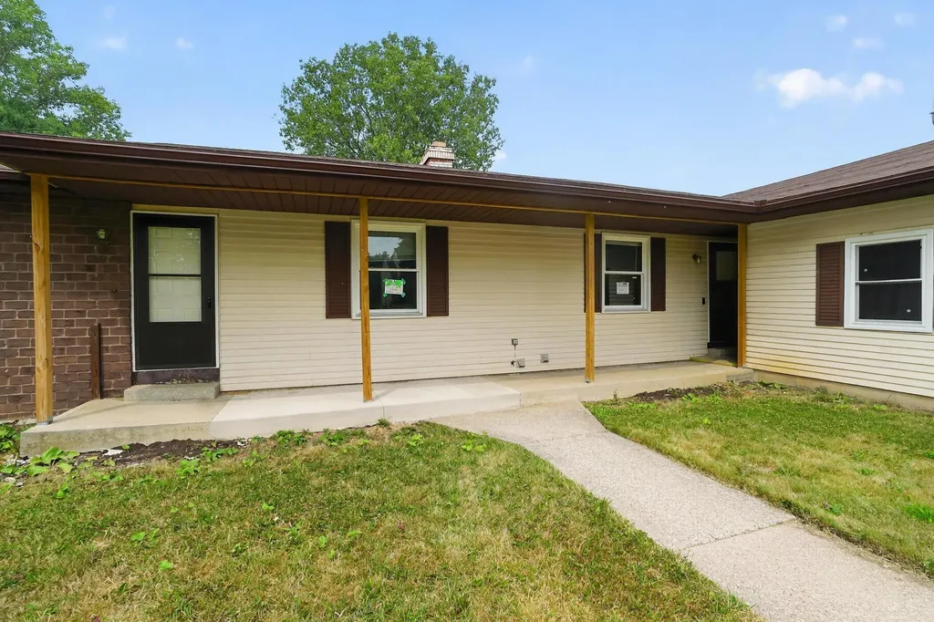 2665 Ridgecroft Drive SE Kentwood City MI 49546