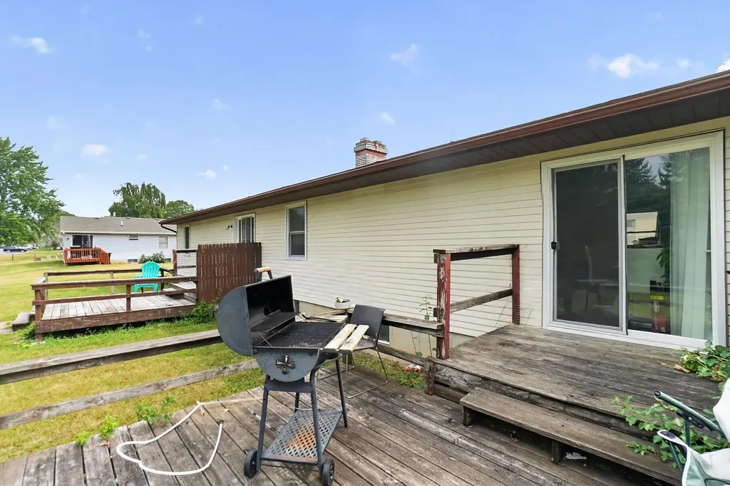 2665 Ridgecroft Drive SE Kentwood City MI 49546