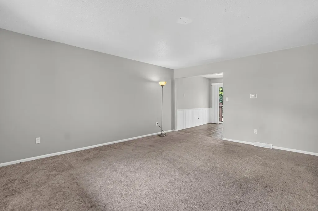 2665 Ridgecroft Drive SE Kentwood City MI 49546