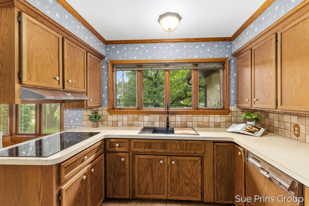 1809 7th Street NW Grand Rapids City MI 49504