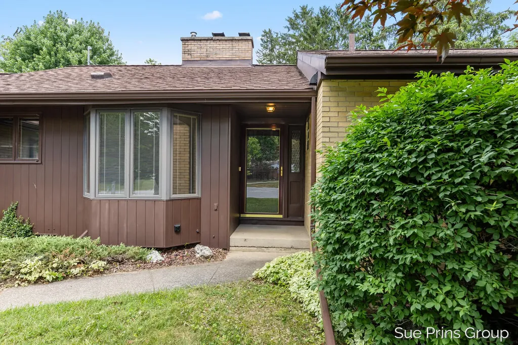 1809 7th Street NW Grand Rapids City MI 49504