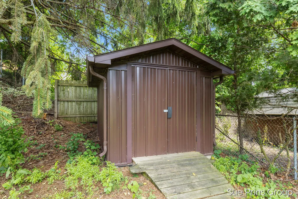 1809 7th Street NW Grand Rapids City MI 49504