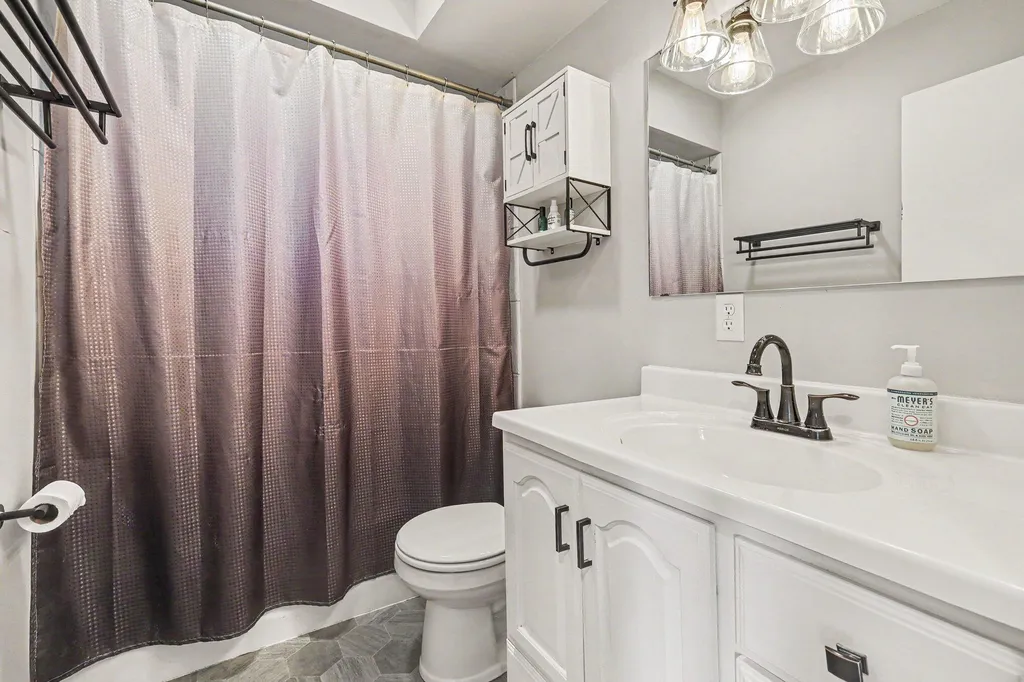 5535 Pinebrook Avenue SE Kentwood City MI 49548