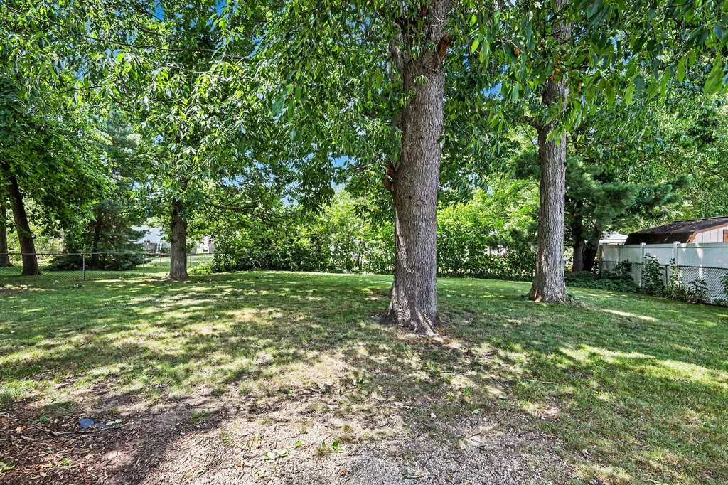 5535 Pinebrook Avenue SE Kentwood City MI 49548