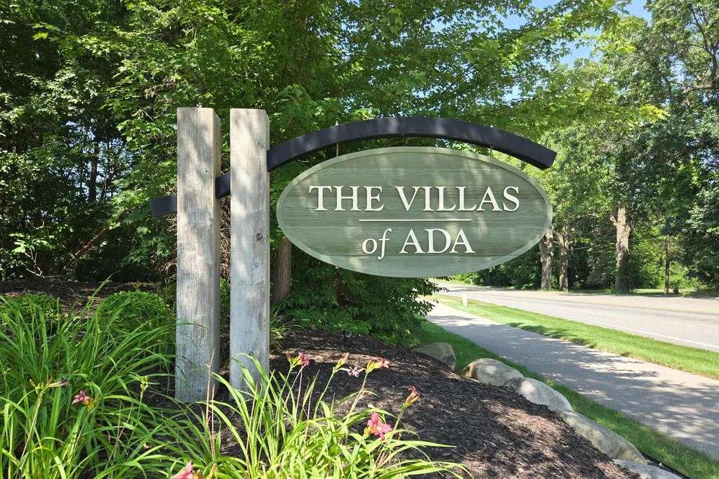 1055 Bridge Crest Drive SE Ada Township MI 49301