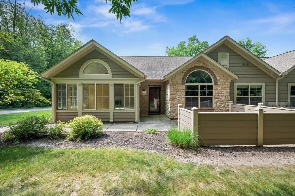 1055 Bridge Crest Drive SE Ada Township MI 49301