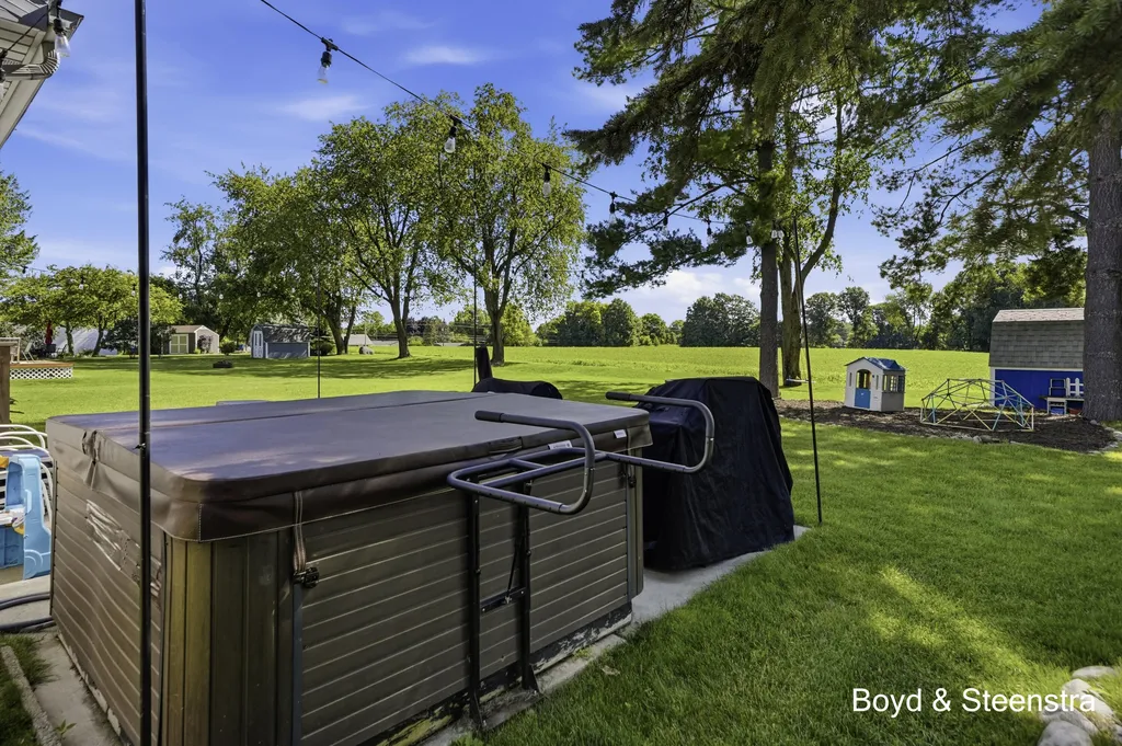 1810 Amberina Drive Delta Charter Township MI 48917