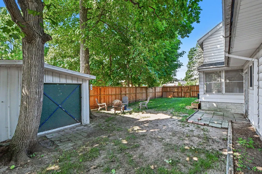 423 N Hudson Street SE Lowell City MI 49331