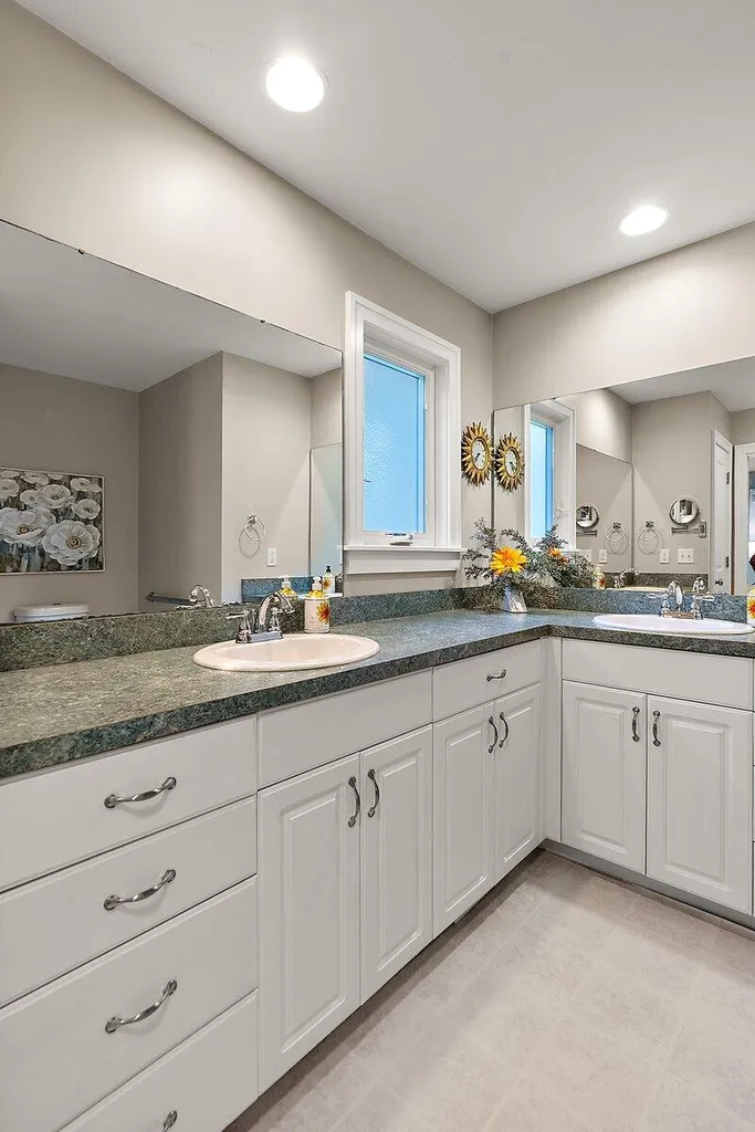 329 Hunters Run Circle Holland City MI 49423
