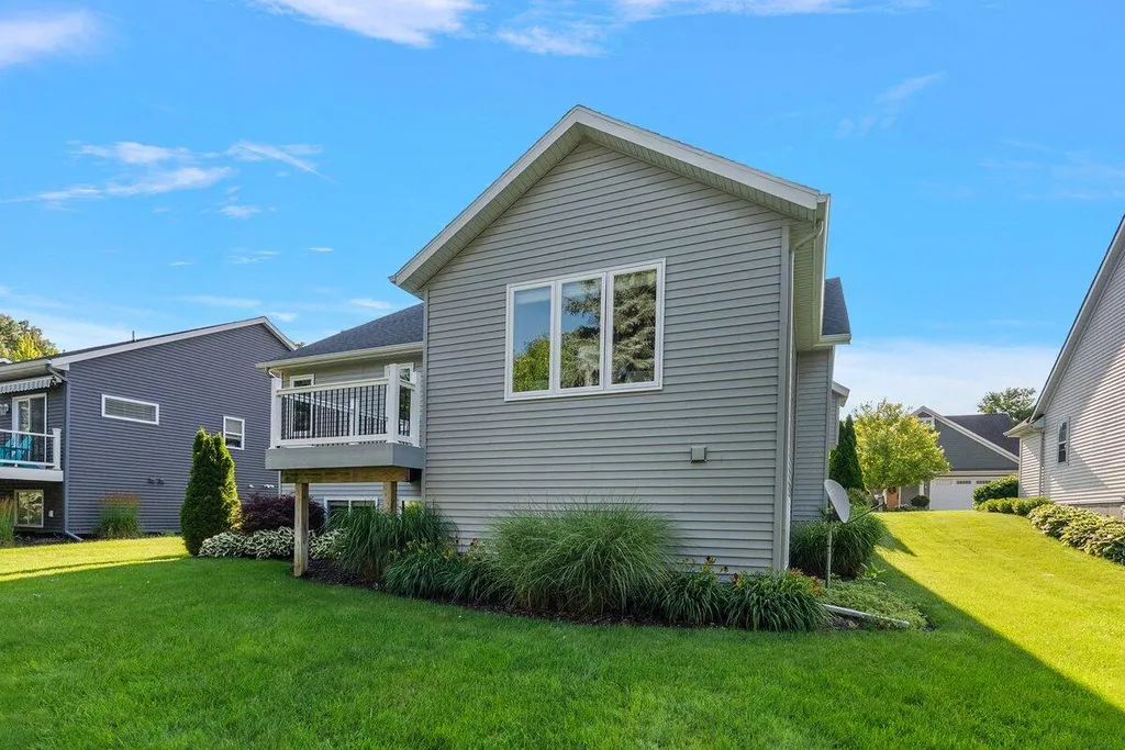 329 Hunters Run Circle Holland City MI 49423