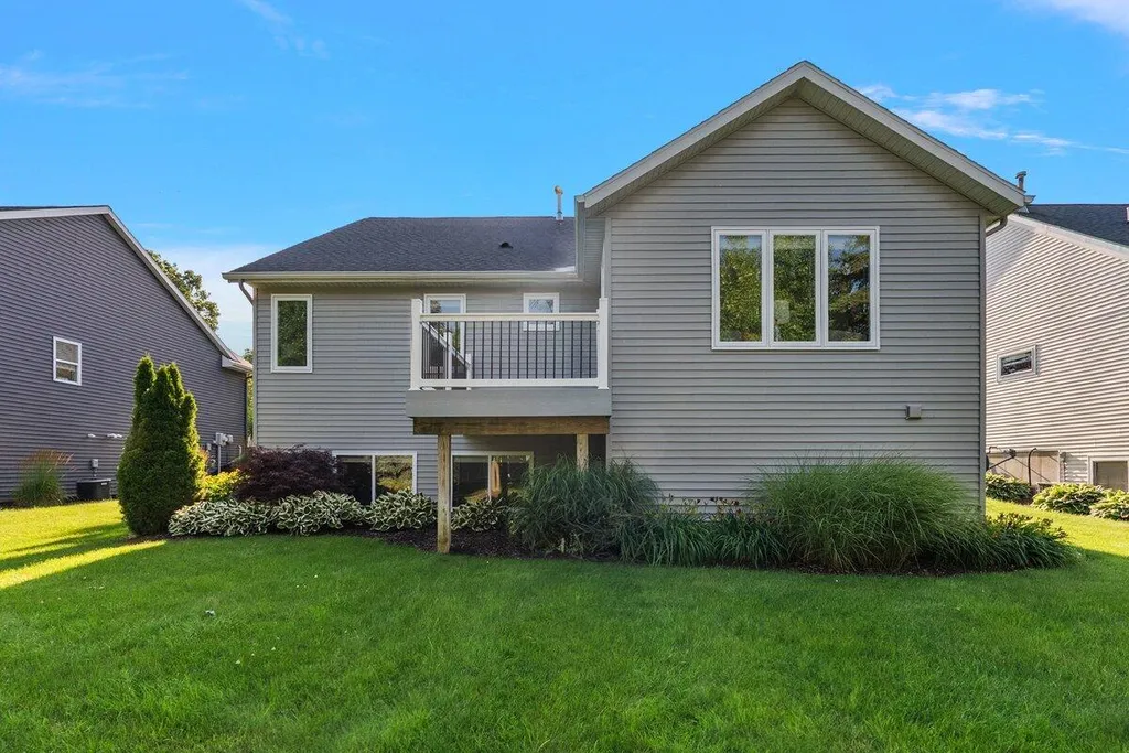 329 Hunters Run Circle Holland City MI 49423