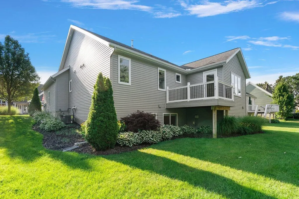 329 Hunters Run Circle Holland City MI 49423