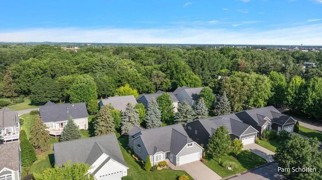 329 Hunters Run Circle Holland City MI 49423