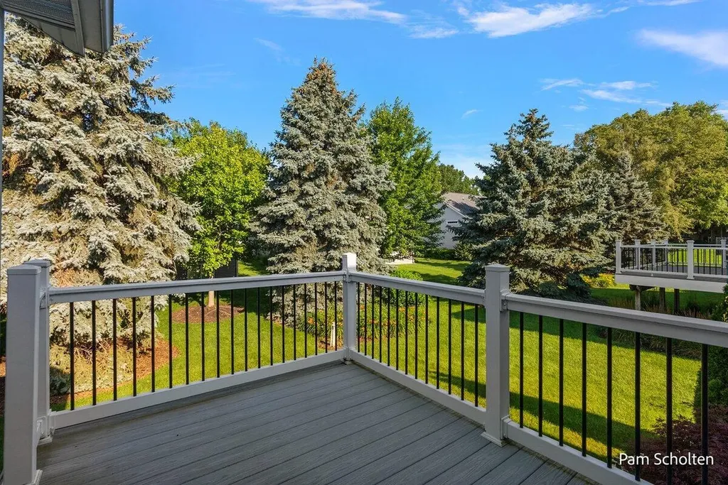 329 Hunters Run Circle Holland City MI 49423