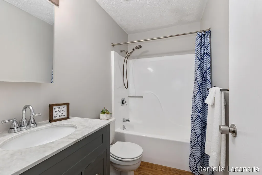 11363 40th Avenue Hudsonville City MI 49401