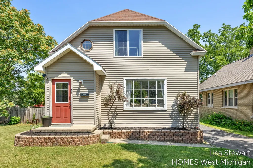 1131 Crescent Street NE Grand Rapids City MI 49503