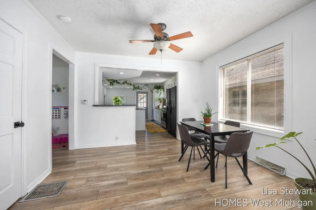 1131 Crescent Street NE Grand Rapids City MI 49503