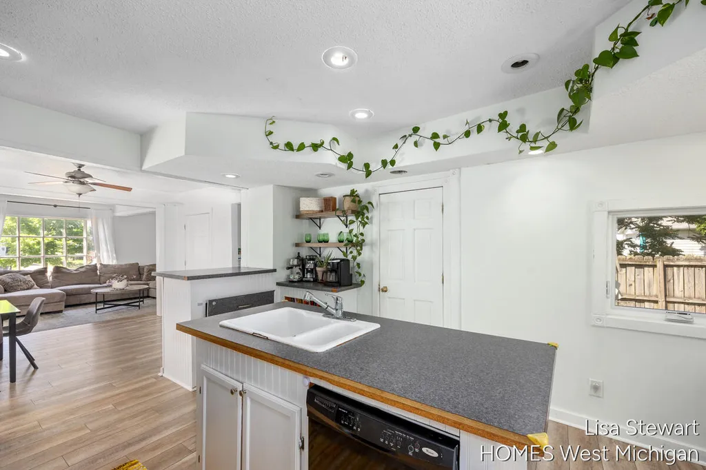 1131 Crescent Street NE Grand Rapids City MI 49503