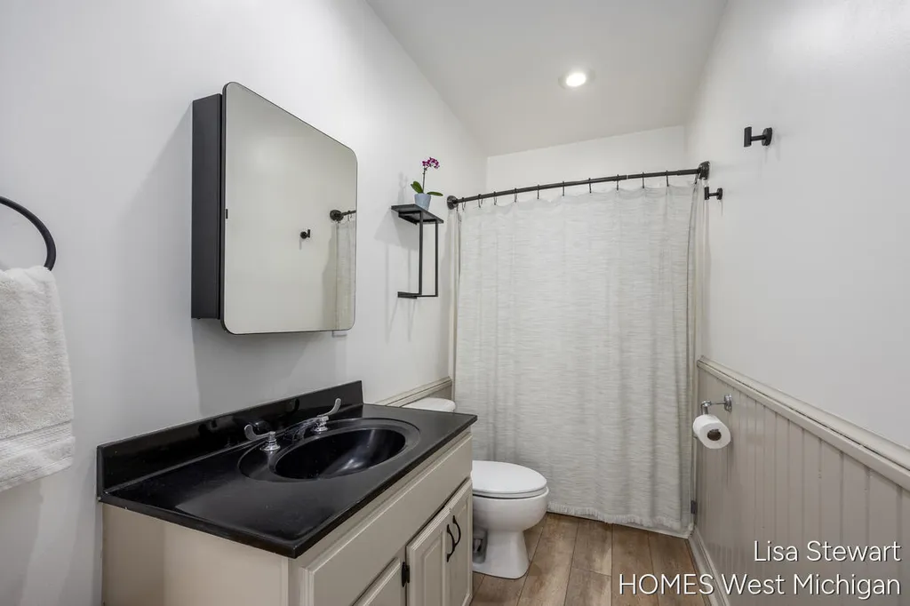 1131 Crescent Street NE Grand Rapids City MI 49503