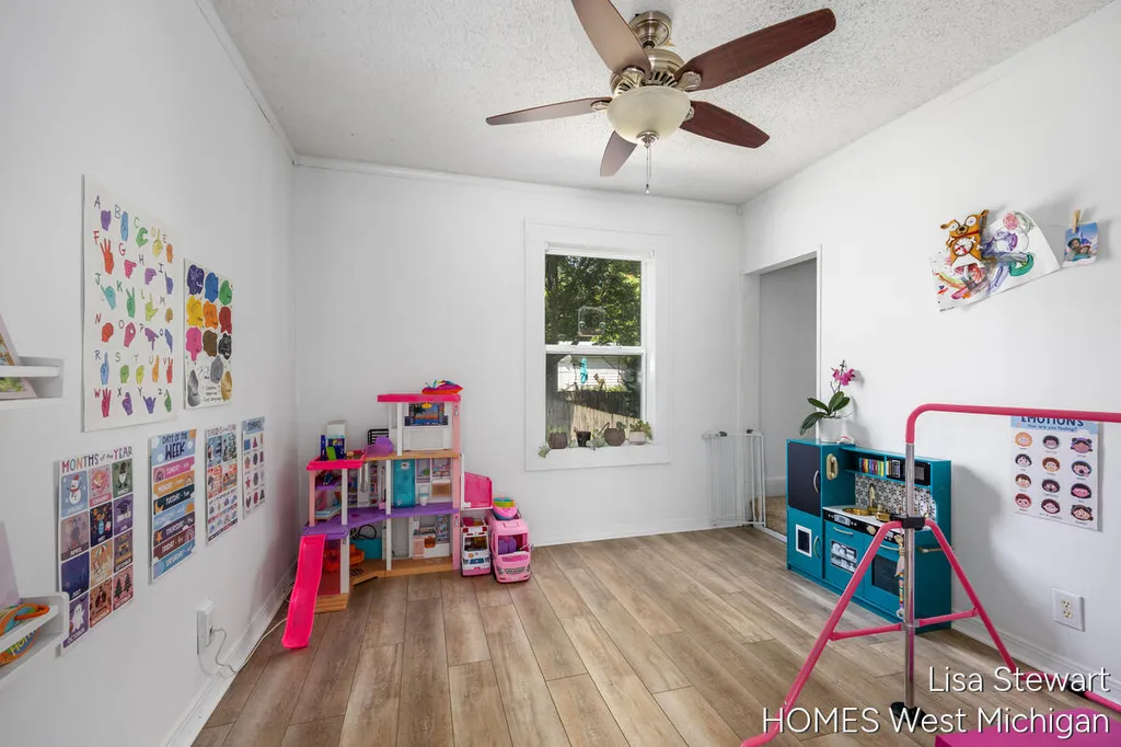 1131 Crescent Street NE Grand Rapids City MI 49503