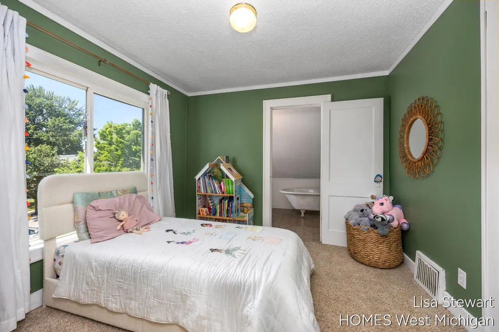 1131 Crescent Street NE Grand Rapids City MI 49503