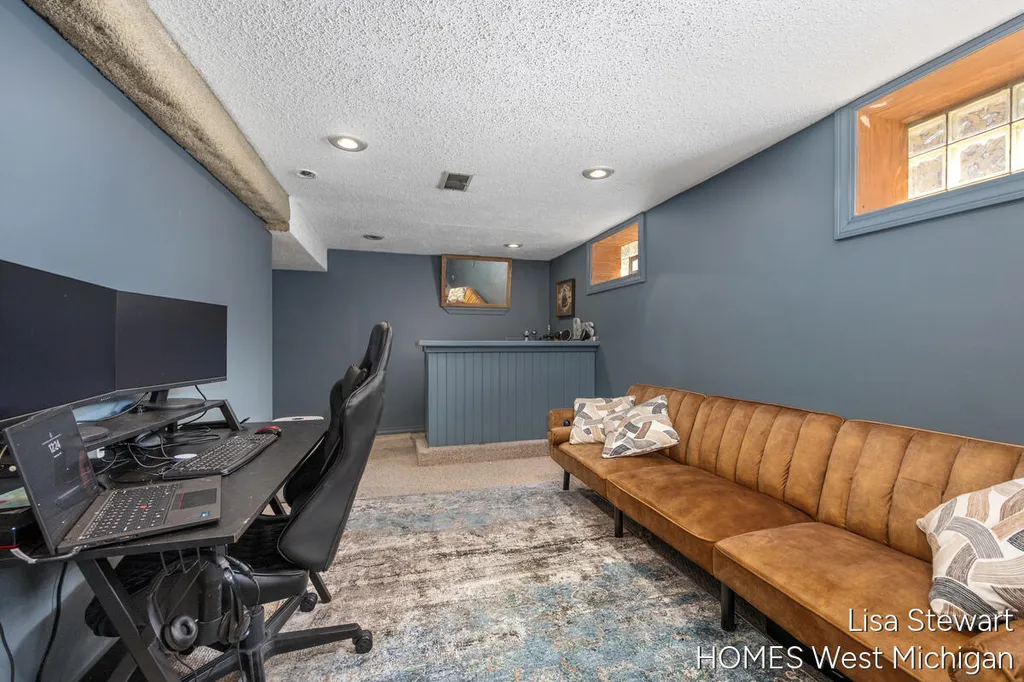 1131 Crescent Street NE Grand Rapids City MI 49503