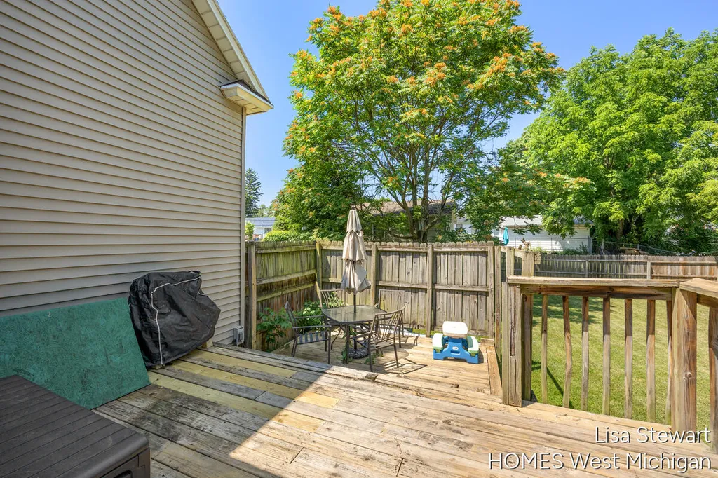 1131 Crescent Street NE Grand Rapids City MI 49503
