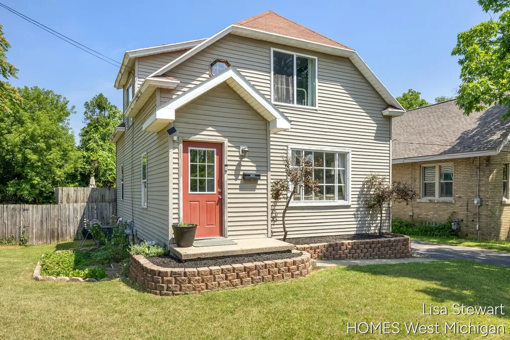 1131 Crescent Street NE Grand Rapids City MI 49503
