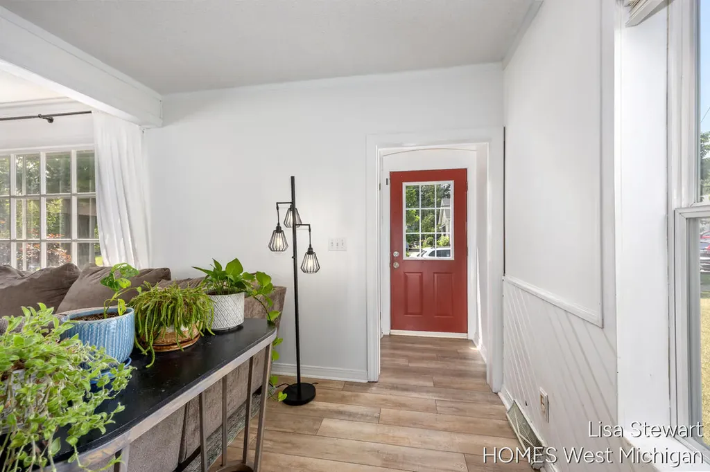 1131 Crescent Street NE Grand Rapids City MI 49503