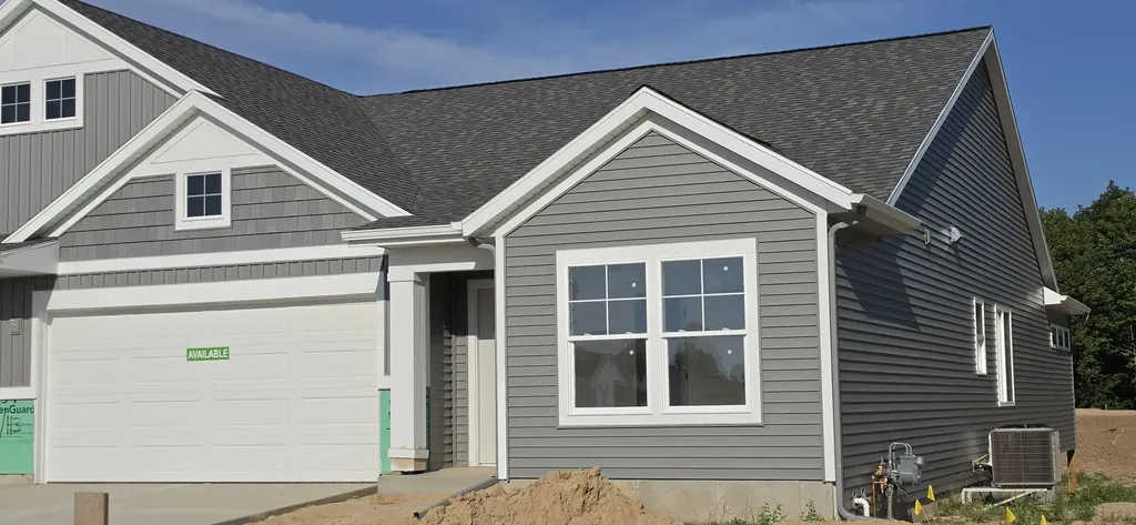 97 SW Fireside Drive SW Walker City MI 49534