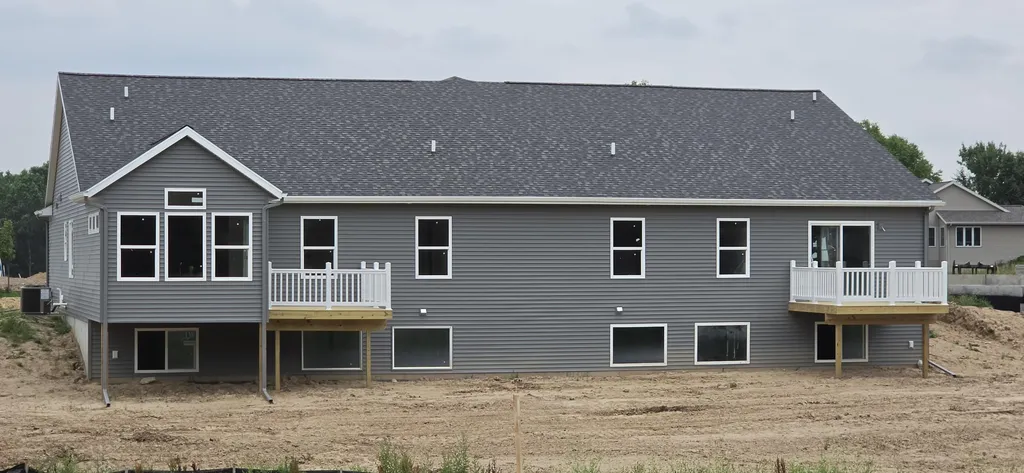 97 SW Fireside Drive SW Walker City MI 49534