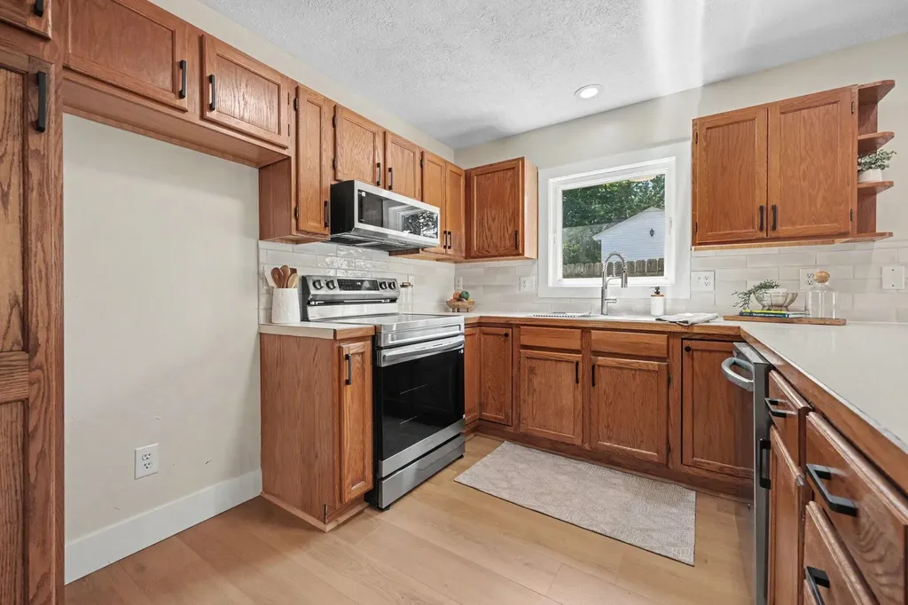 550 W 22nd Street Holland City MI 49423