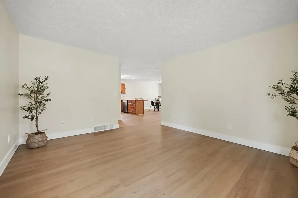 550 W 22nd Street Holland City MI 49423