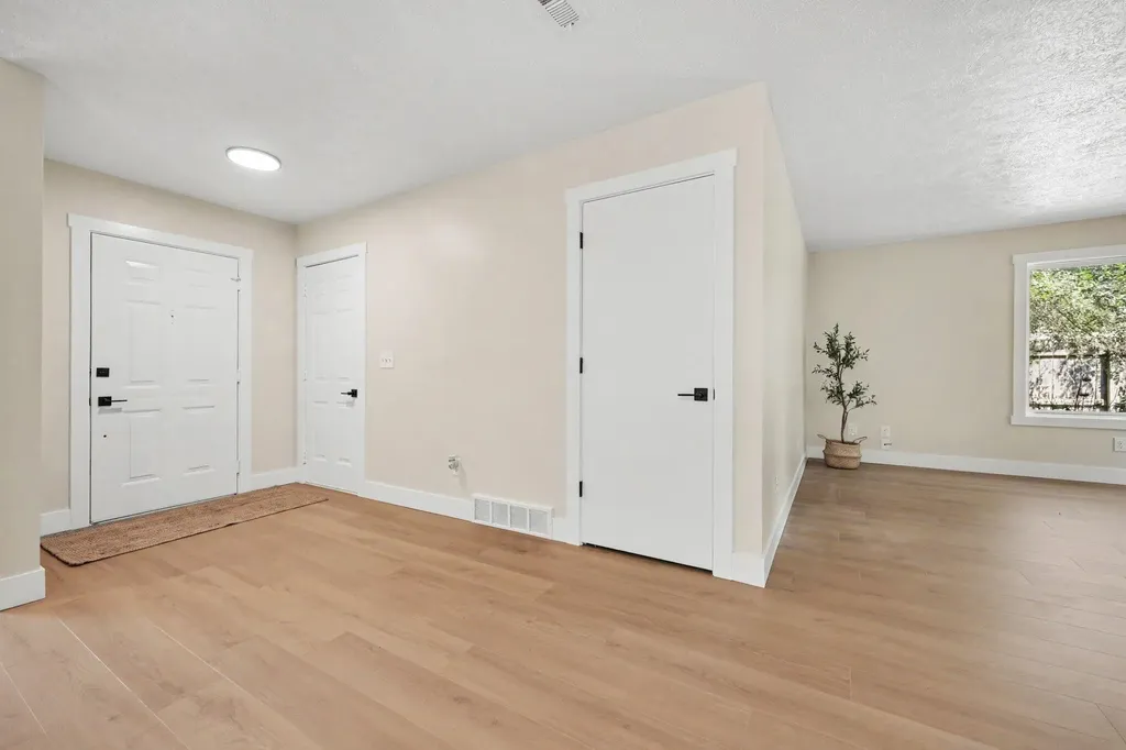550 W 22nd Street Holland City MI 49423