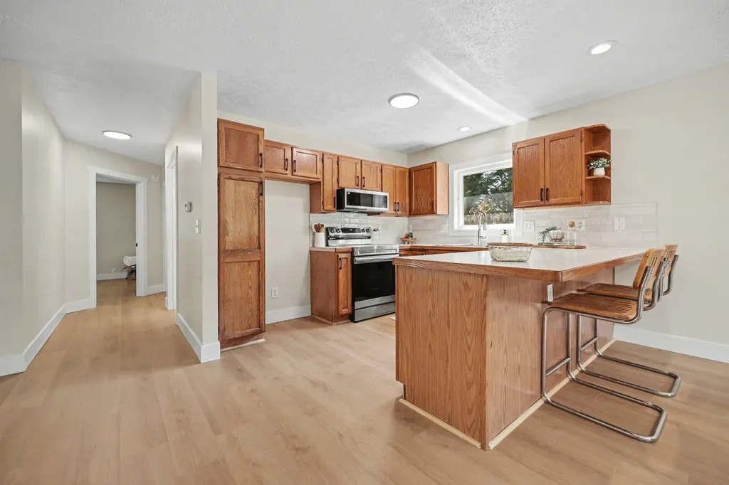 550 W 22nd Street Holland City MI 49423