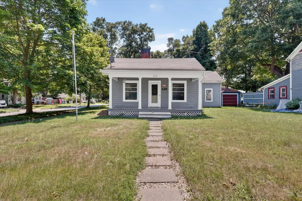 438 E Center Street Hastings City MI 49058