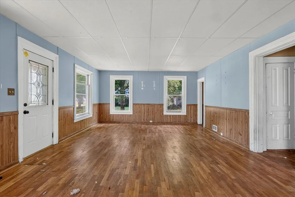 438 E Center Street Hastings City MI 49058