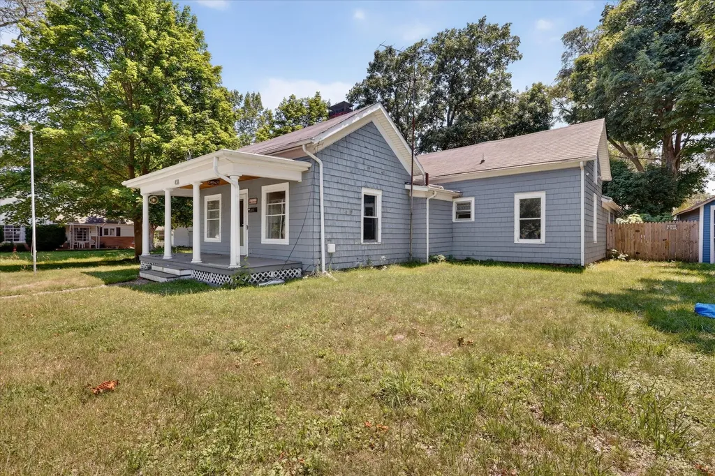 438 E Center Street Hastings City MI 49058