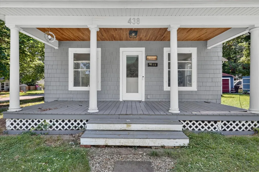 438 E Center Street Hastings City MI 49058