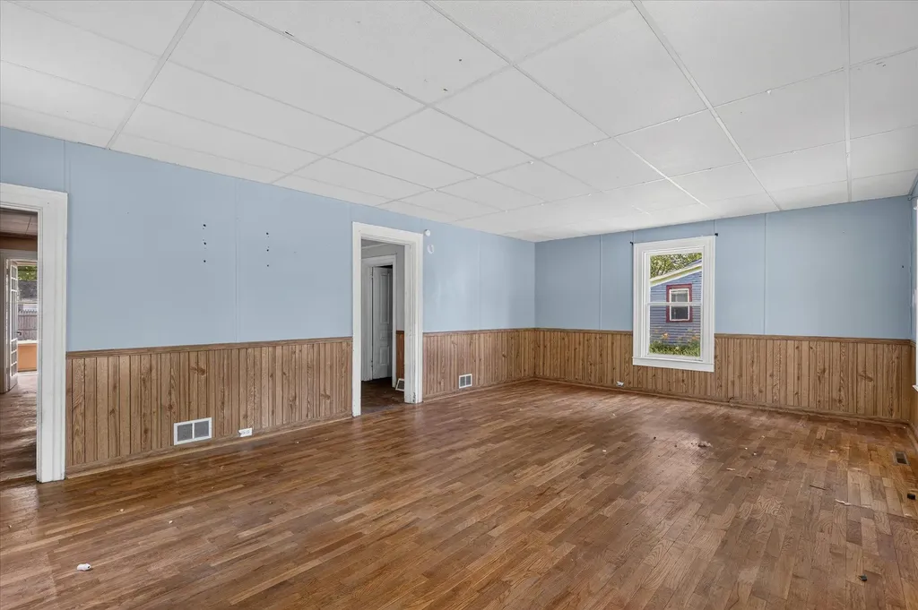 438 E Center Street Hastings City MI 49058