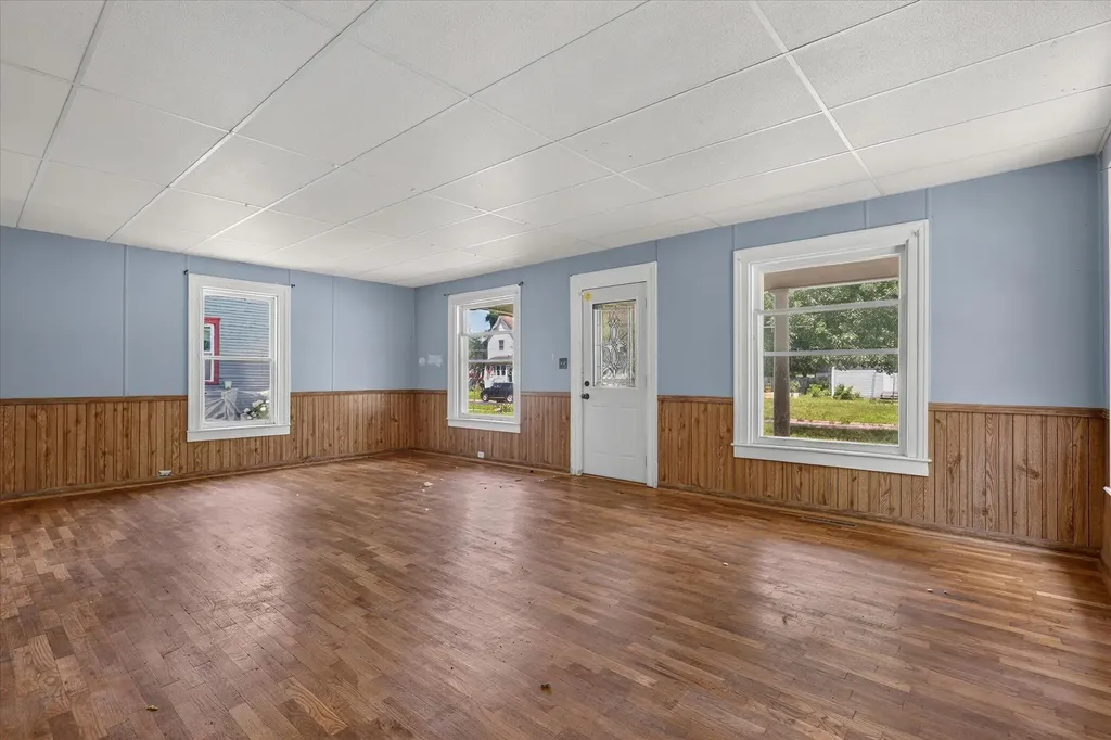 438 E Center Street Hastings City MI 49058